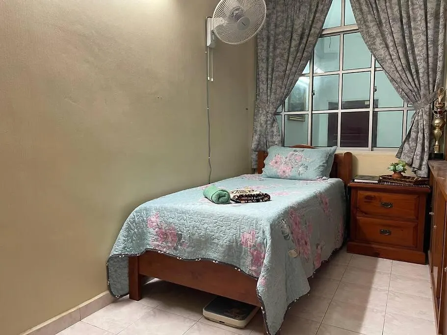 4Br 2Storey Terrace Homestay At Bukit Jambul By Sk Vacation Homes Bayan Lepas